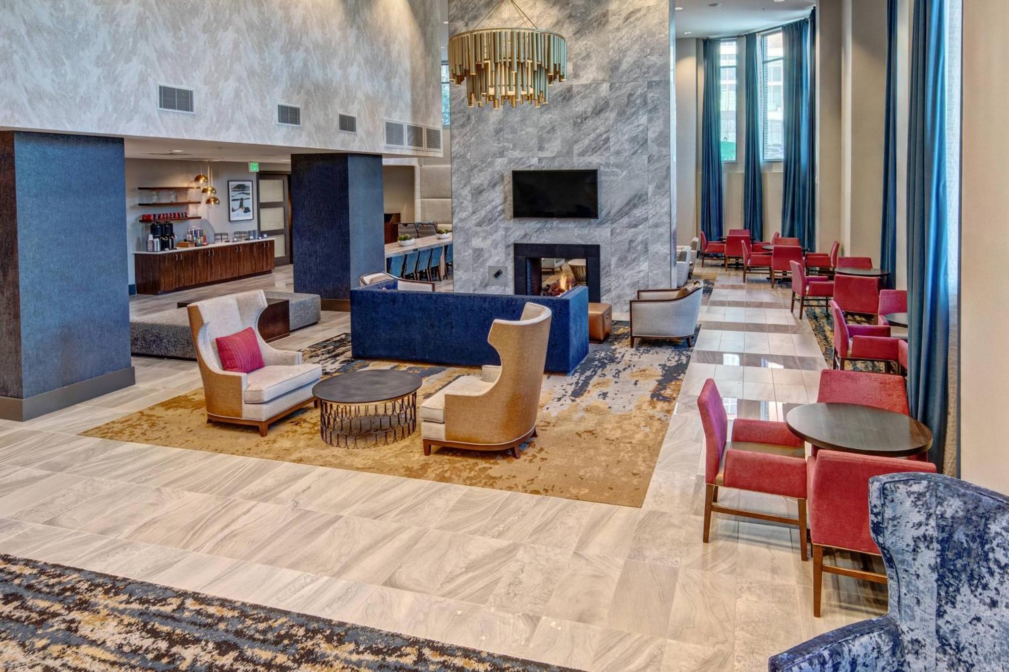 By Marriott Hills 3*