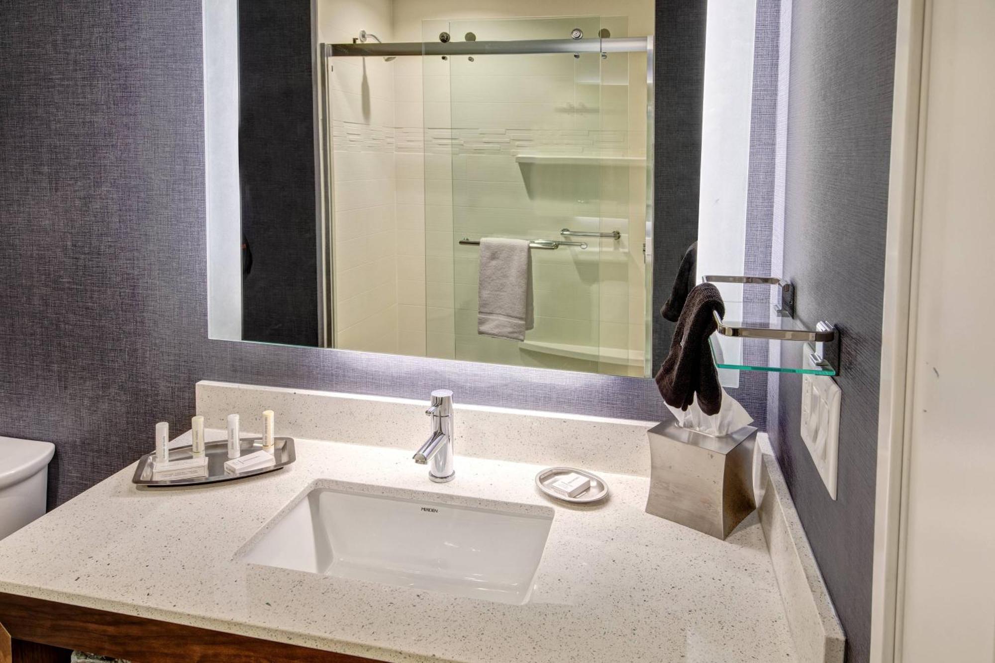 By Marriott Hills Hotel 3*