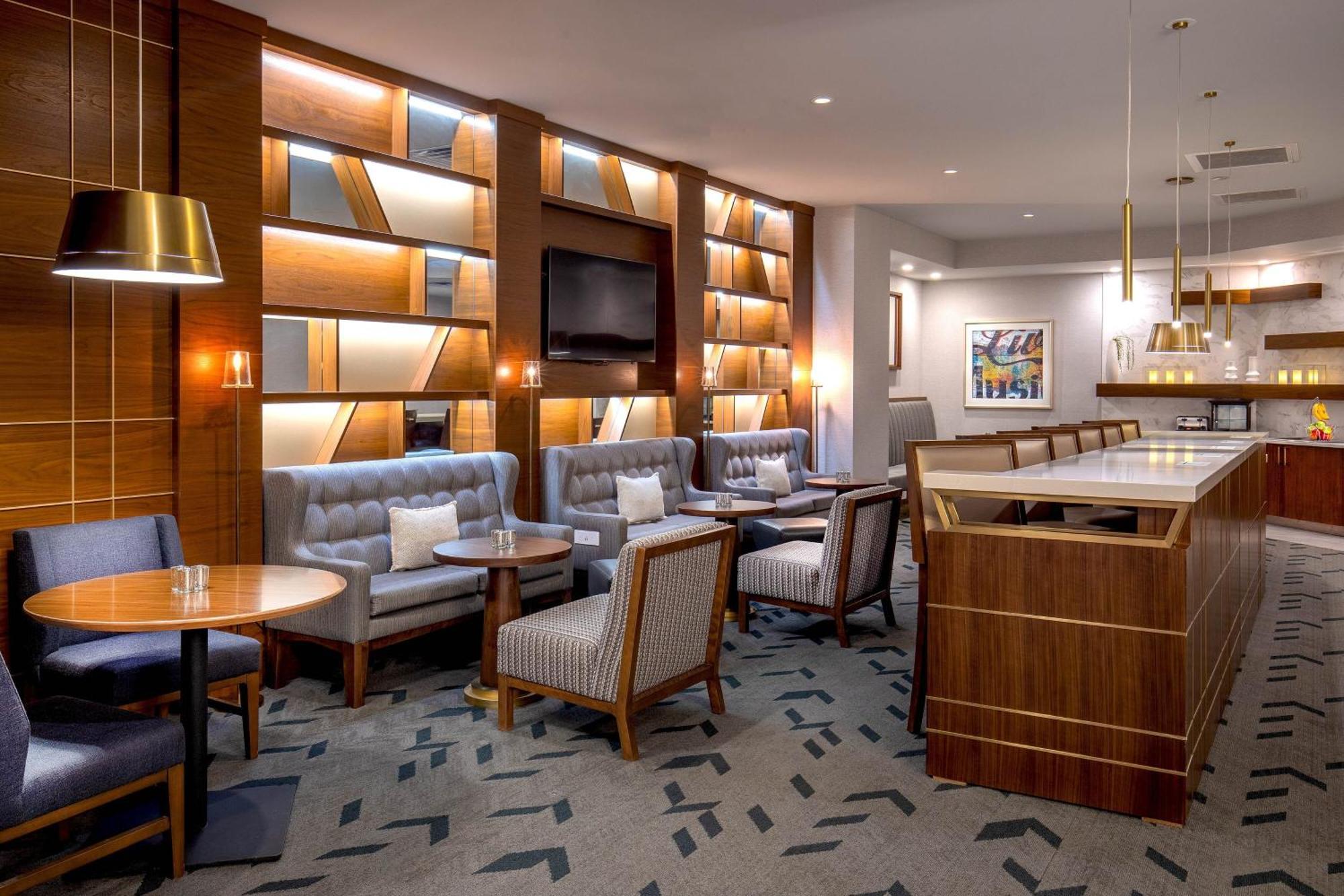 Sheraton Music Airport 4*