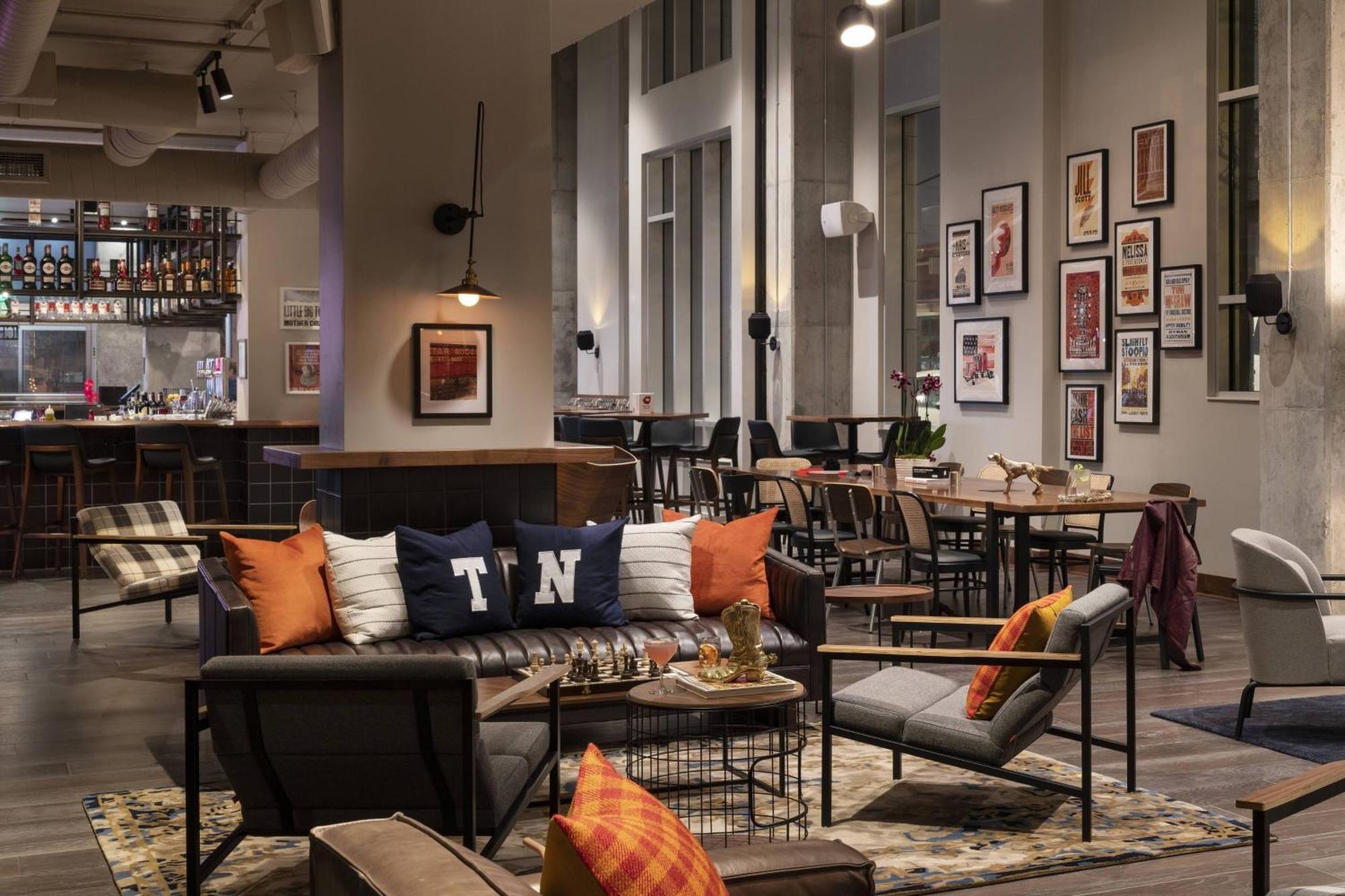 Moxy Vanderbilt Area Hotel 4*