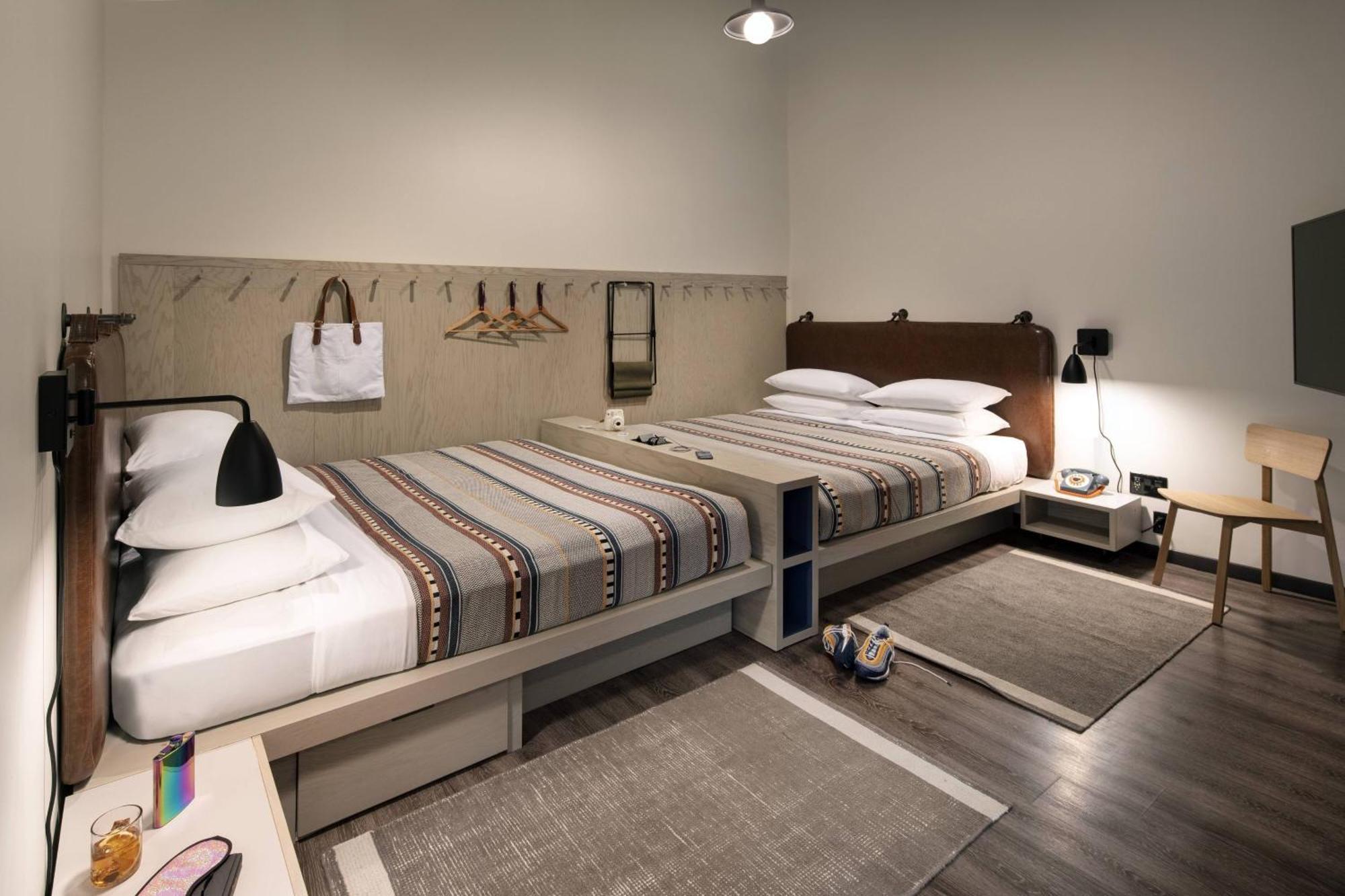 Moxy Vanderbilt Area Hotel 4*