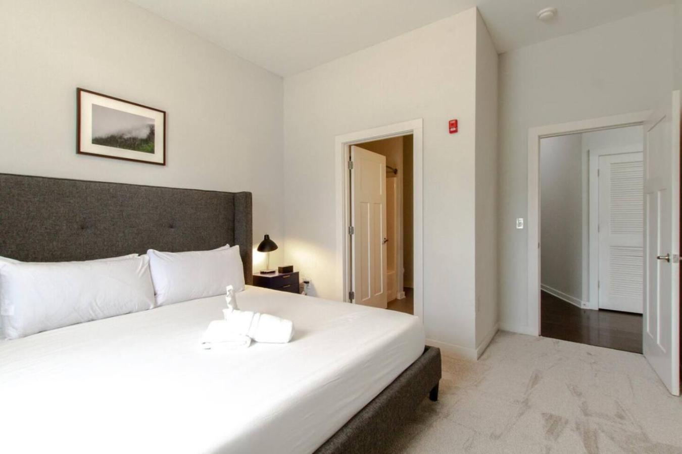 Contemporary Music Row Belmont Area Apartment *
