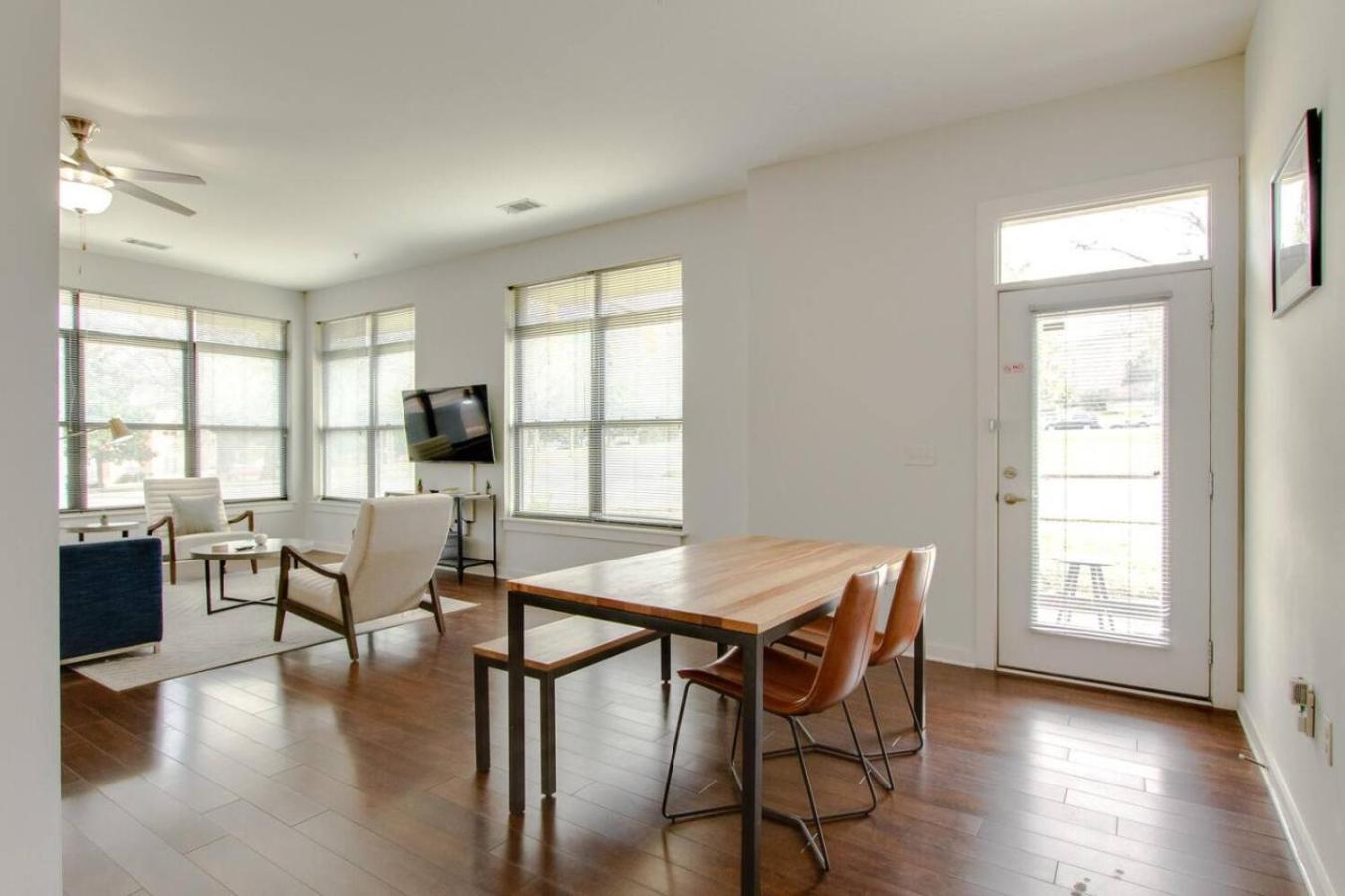 Apartment Contemporary Music Row Belmont Area Nashville