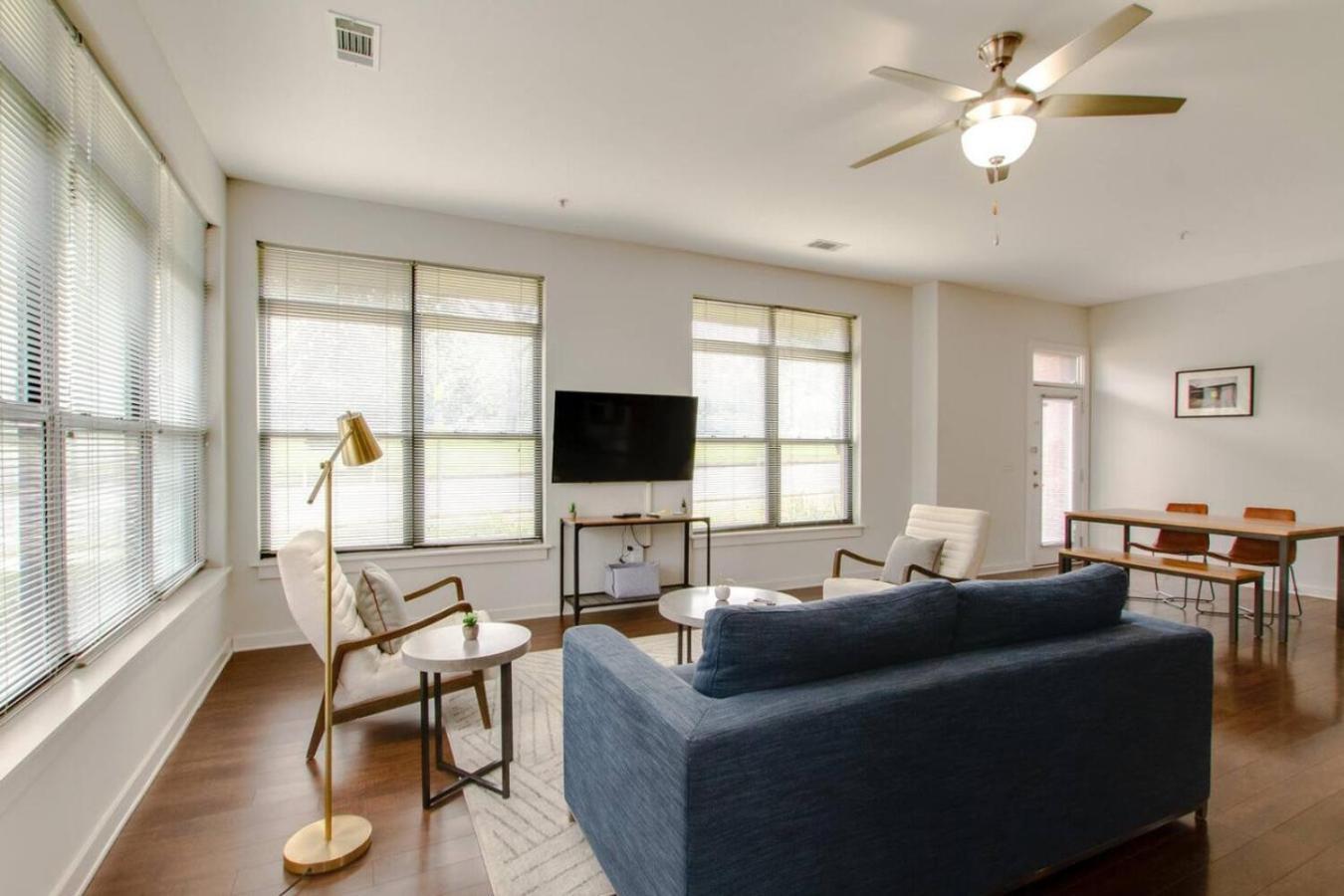 Apartment Contemporary Music Row Belmont Area