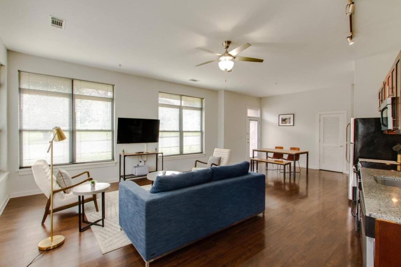 Contemporary Music Row Belmont Area Apartment *