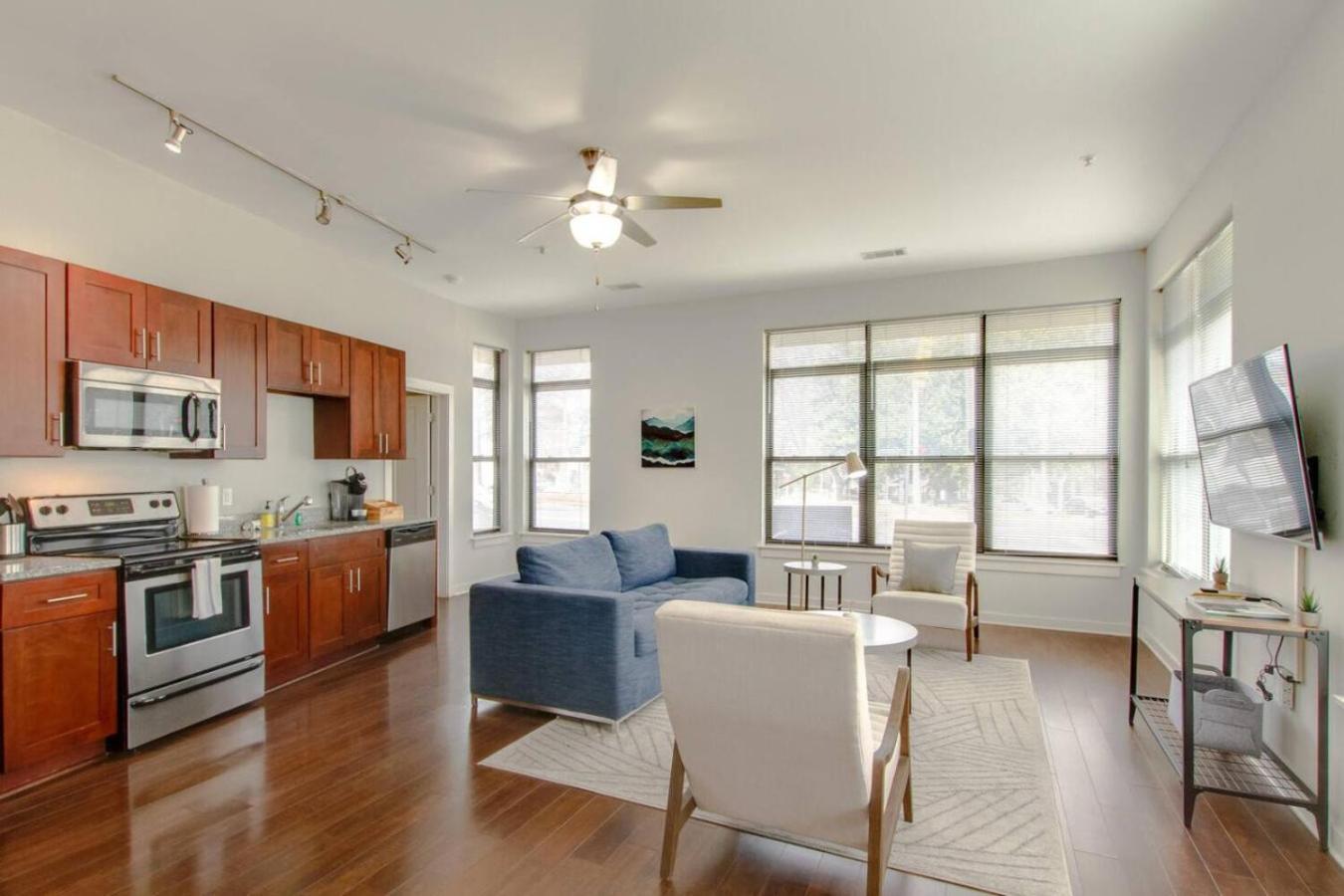 Apartment Contemporary Music Row Belmont Area Nashville