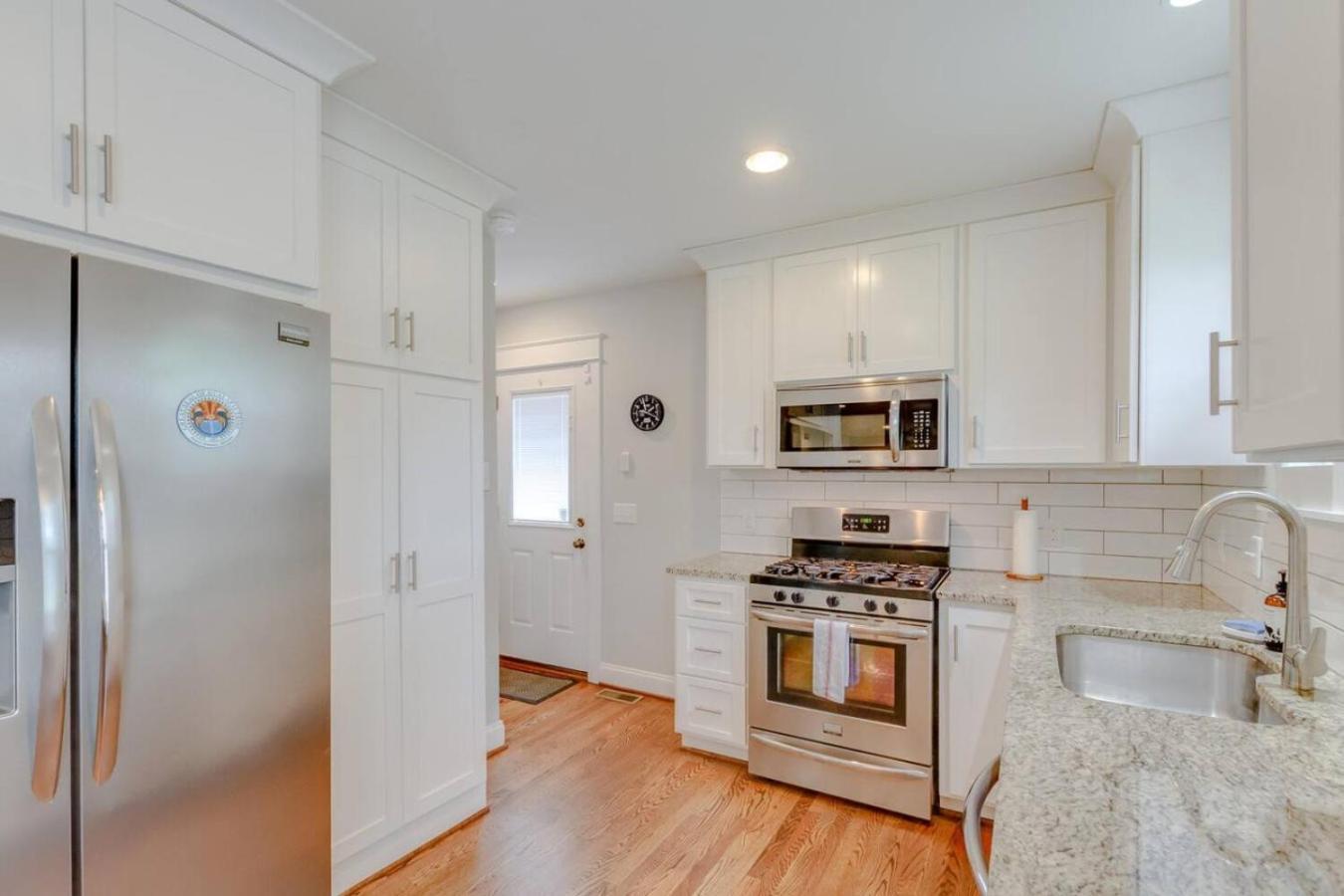 East Paradise 4 Bedroom Large Backyard Nashville