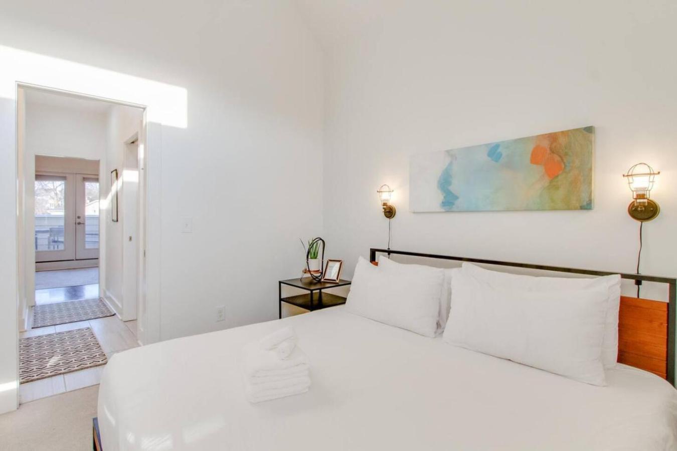 Holiday home Spacious And Sleek Amazing Location Patio Space