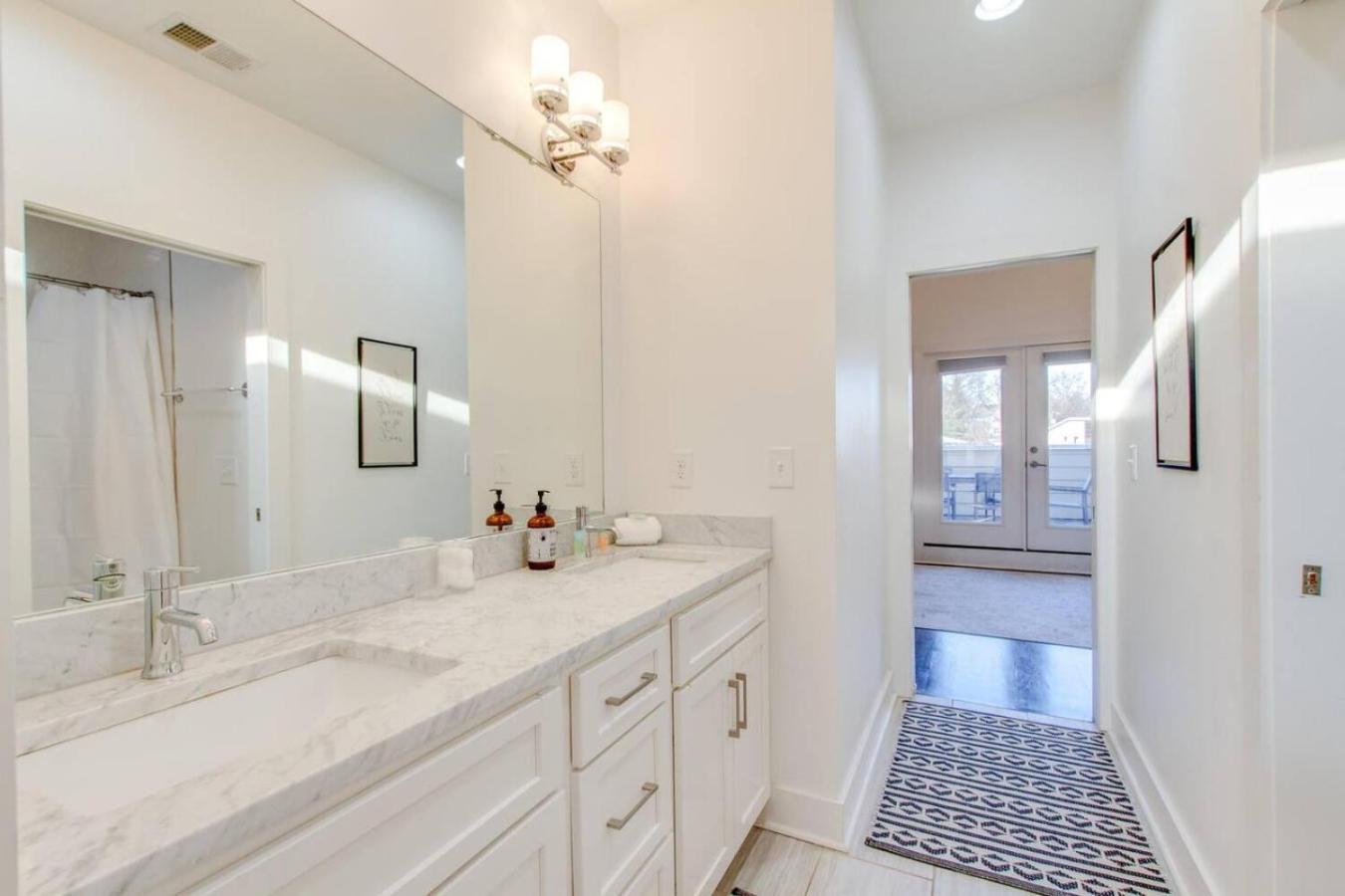 Spacious And Sleek Amazing Location Patio Space * Nashville