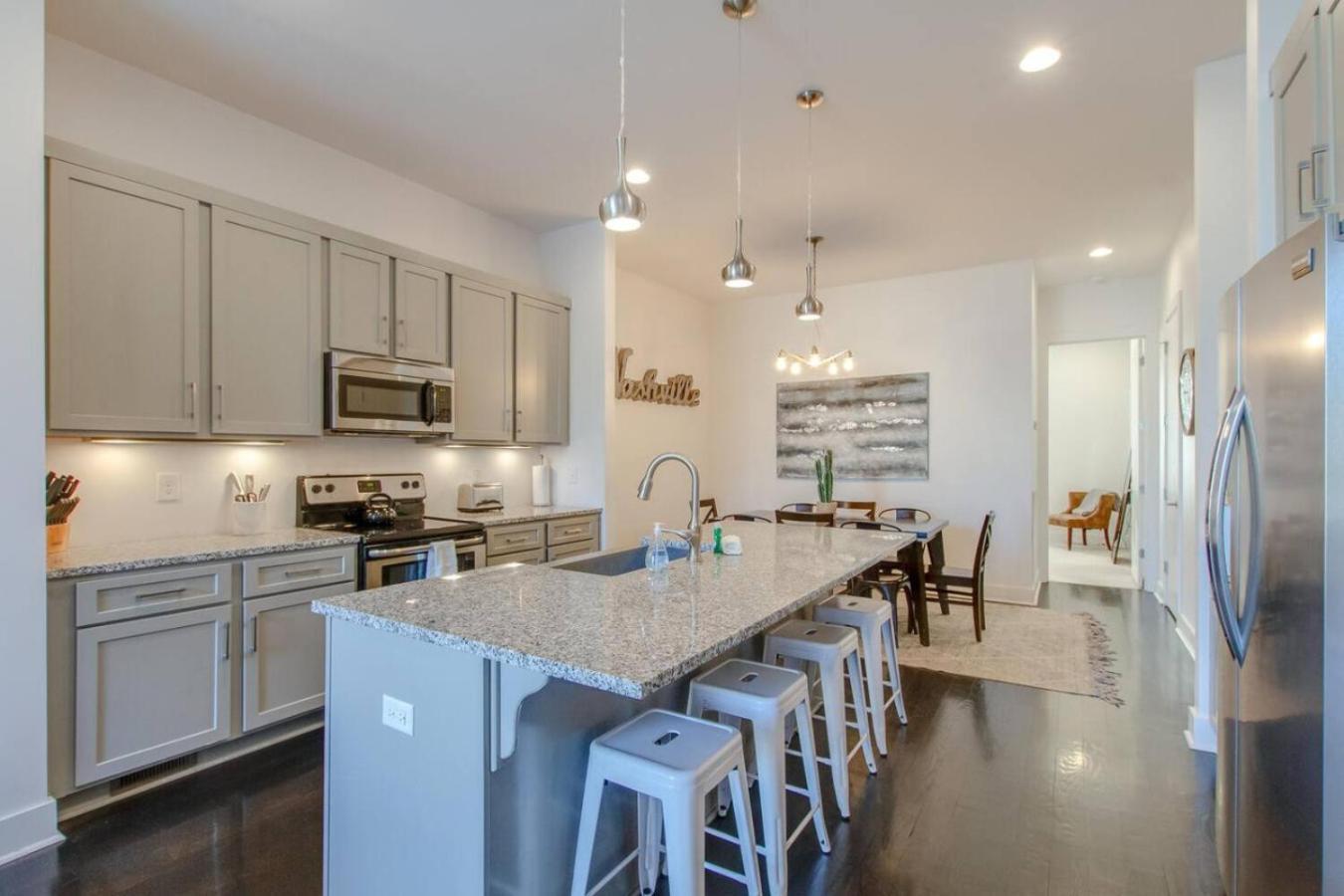 Spacious And Sleek Amazing Location Patio Space * Nashville