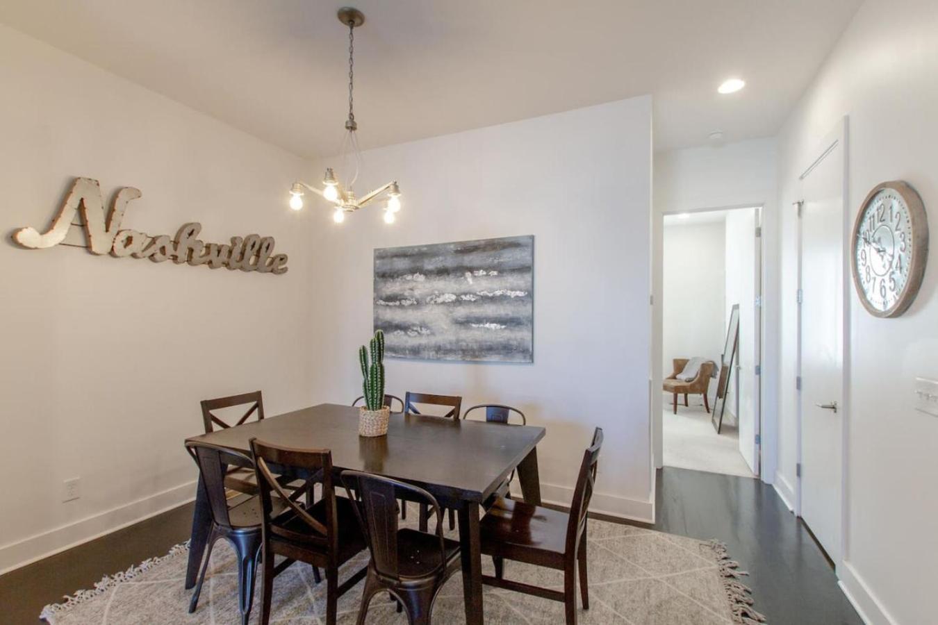 Holiday home Spacious And Sleek Amazing Location Patio Space *