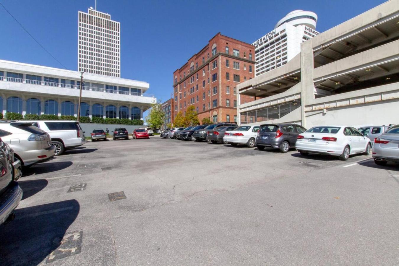 The Downtown Delight * Nashville