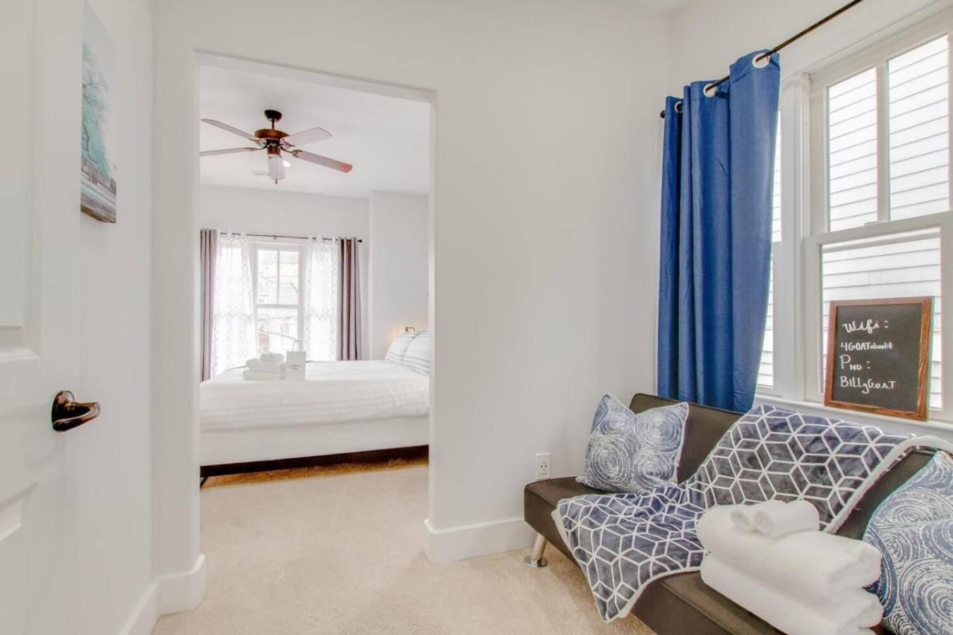 Vibrant Trendy Two Bedroom Near Marathon Village Holiday home *