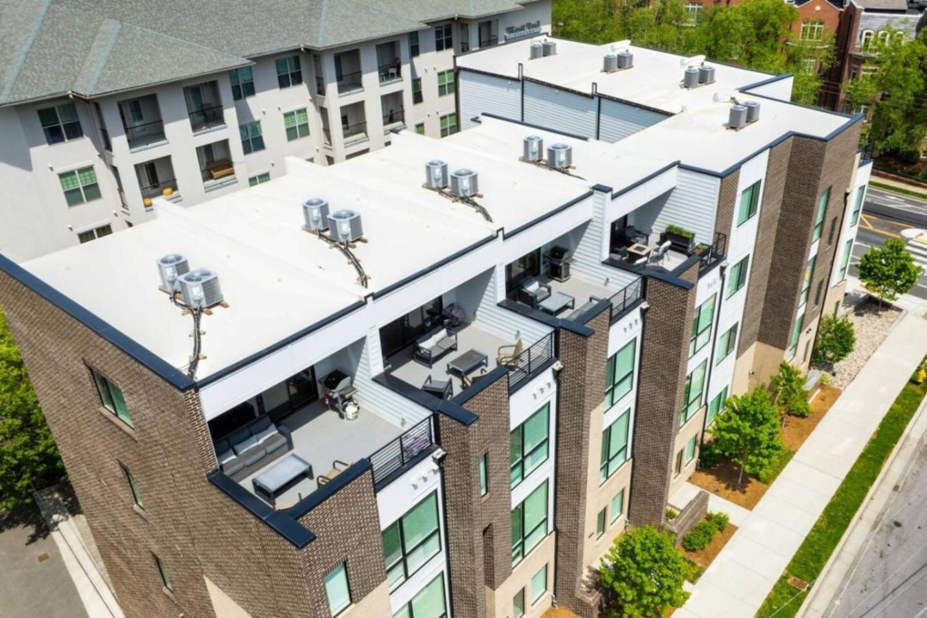 Sapphire Loft 4 Bedroom 4.5 Bath Rooftop Patio