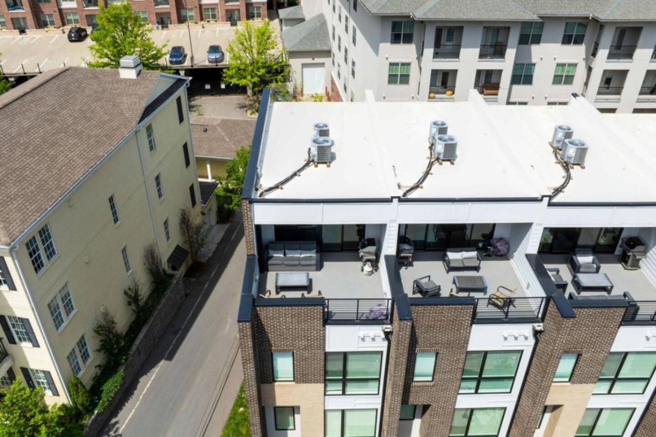 Sapphire Loft 4 Bedroom 4.5 Bath Rooftop Patio * Nashville