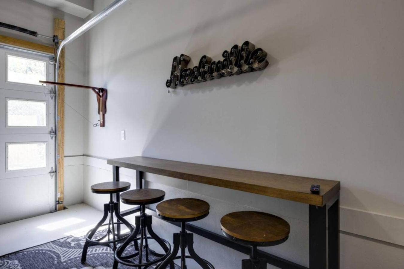 The Ryman 4 Bedroom Haven With Scenic Rooftop Nashville