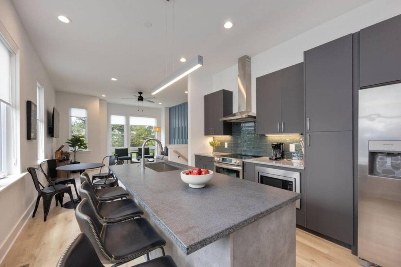 The Ryman 4 Bedroom Haven With Scenic Rooftop Holiday home