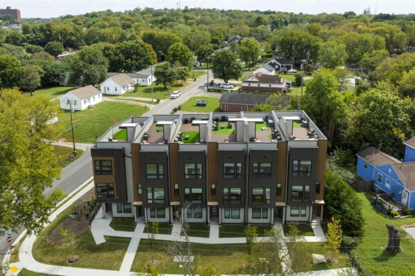 Dolly And Denim 4 Bedroom 4.5 Bath With Spacious Rooftop * Nashville
