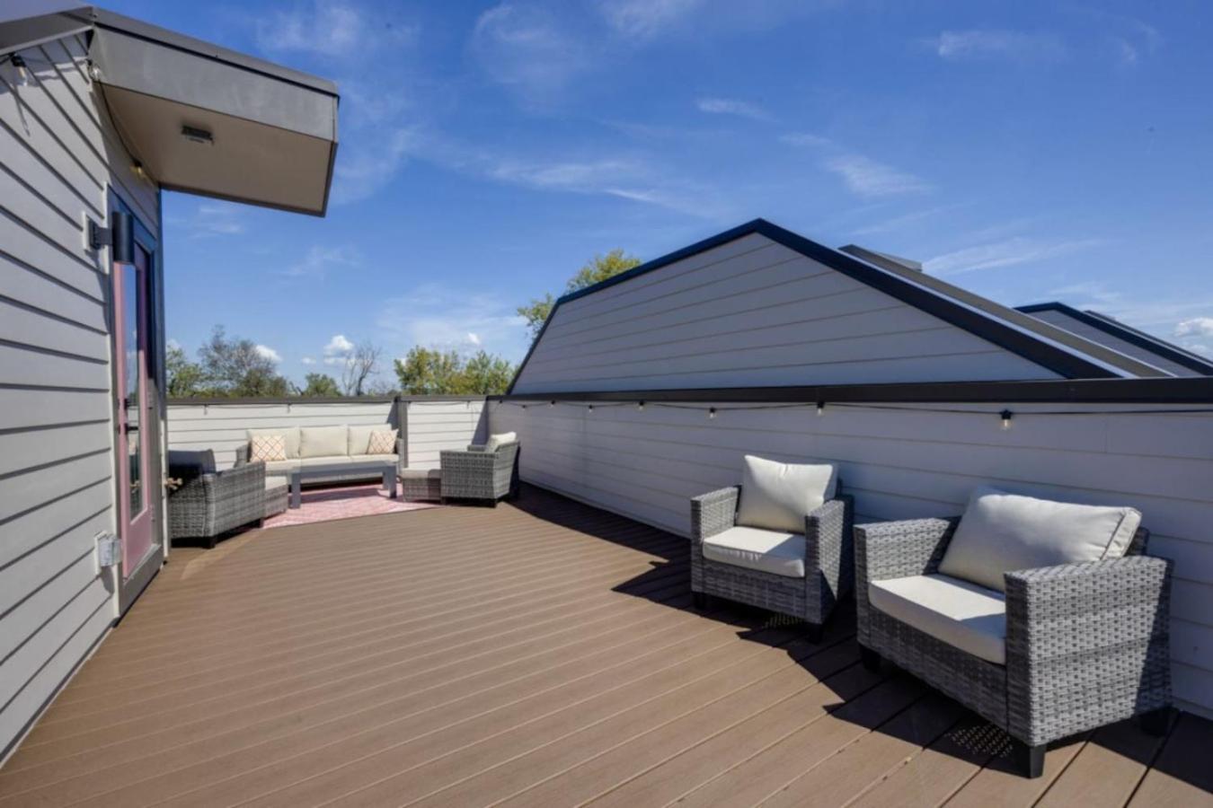 Dolly And Denim 4 Bedroom 4.5 Bath With Spacious Rooftop Holiday home