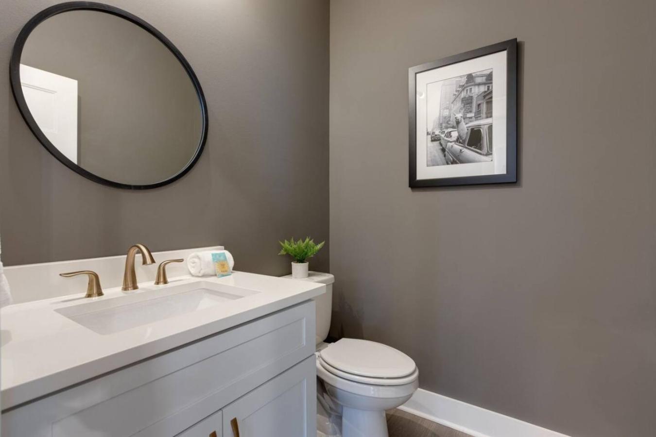 Premier Townhome East Minutes Downtown *