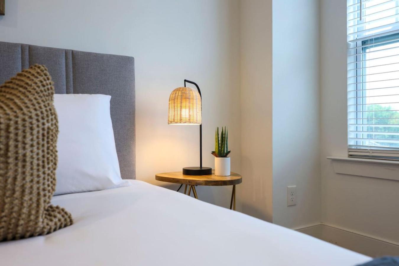 Holiday home Two Elegant Townhomes Perfect For Large Groups