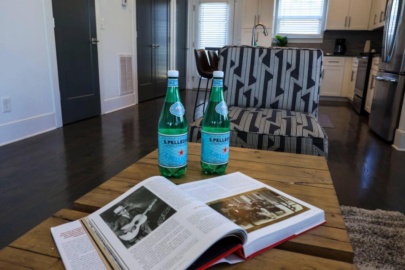 Two Elegant Townhomes Perfect For Large Groups Holiday home *