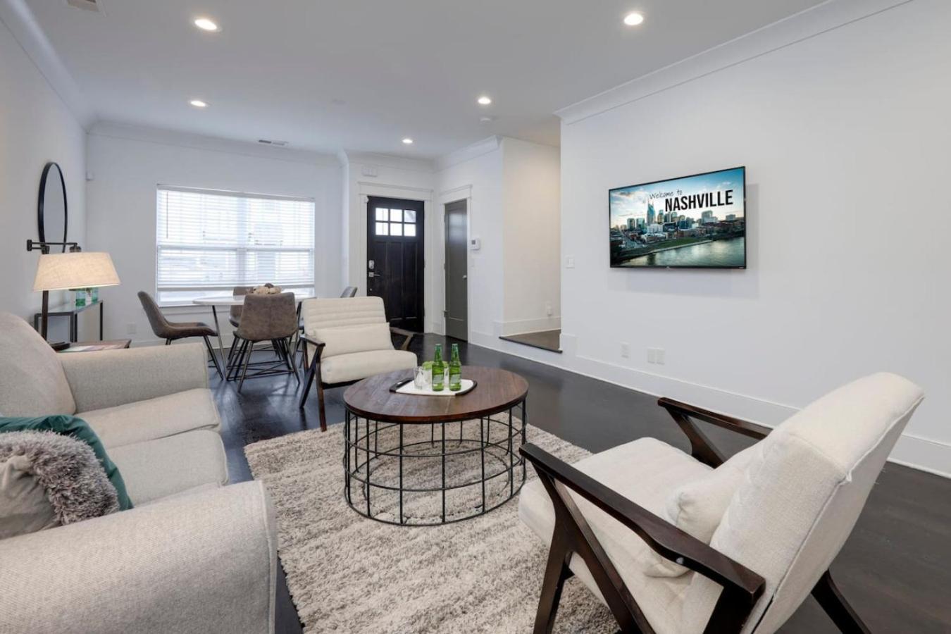 Holiday home Two Elegant Townhomes Perfect For Large Groups