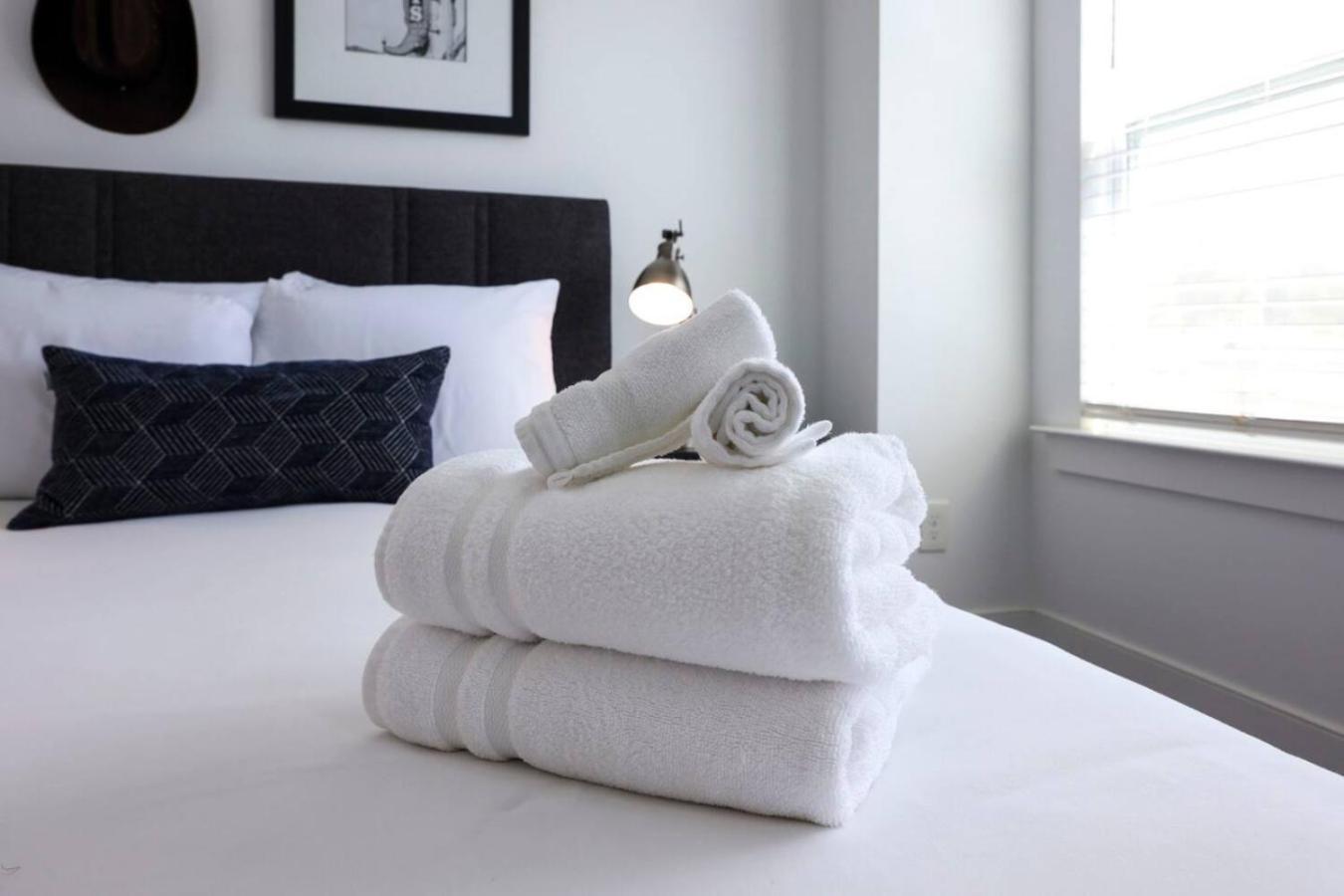 Two Elegant Townhomes Perfect For Large Groups