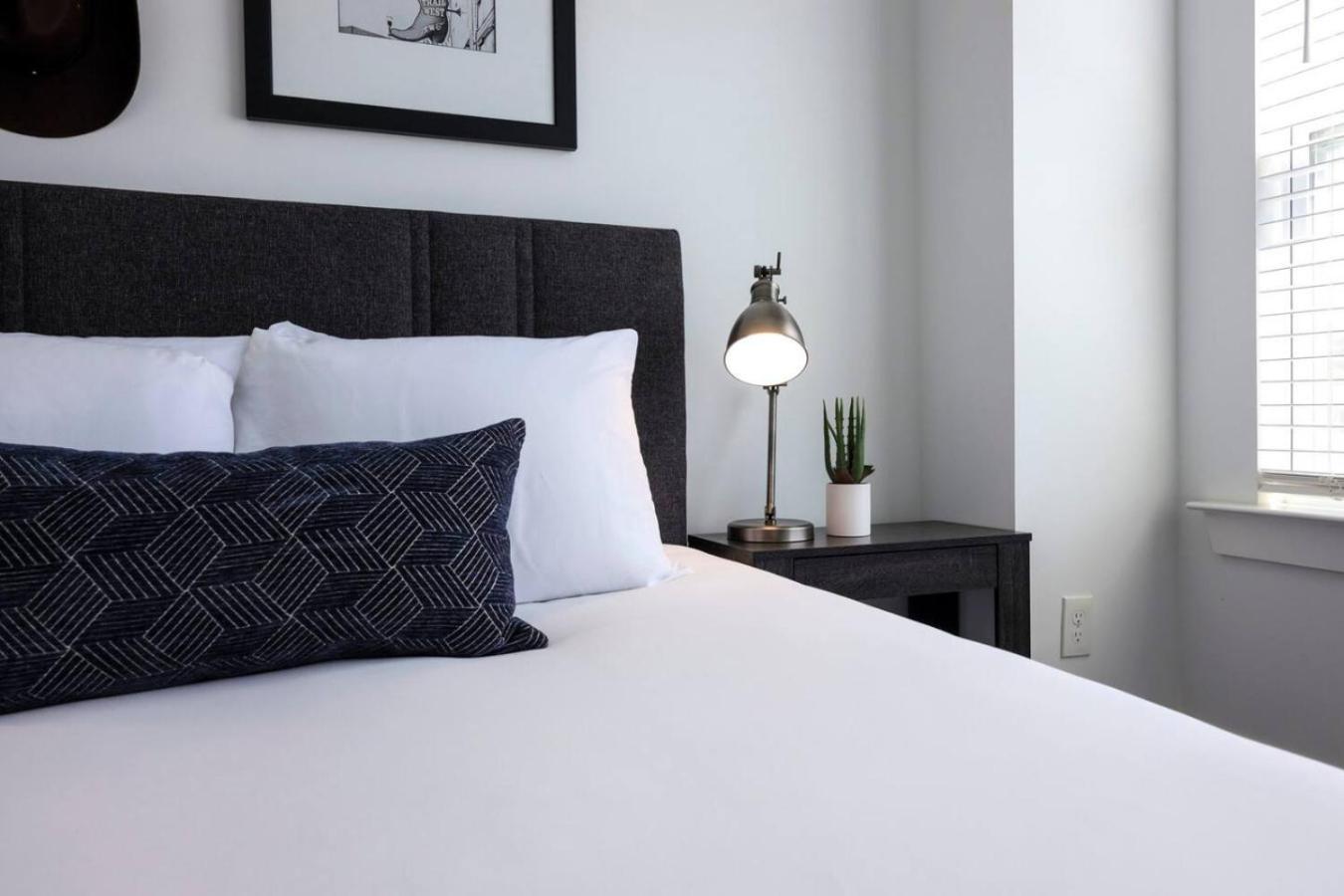 Two Elegant Townhomes Perfect For Large Groups * Nashville