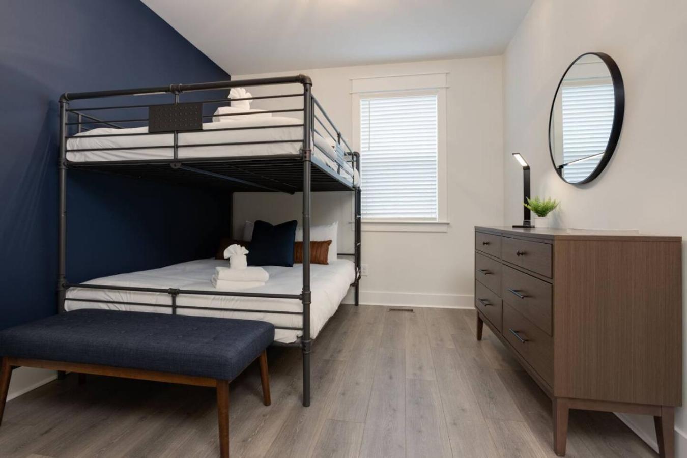 Holiday home East Beauty Minutes To Downtown