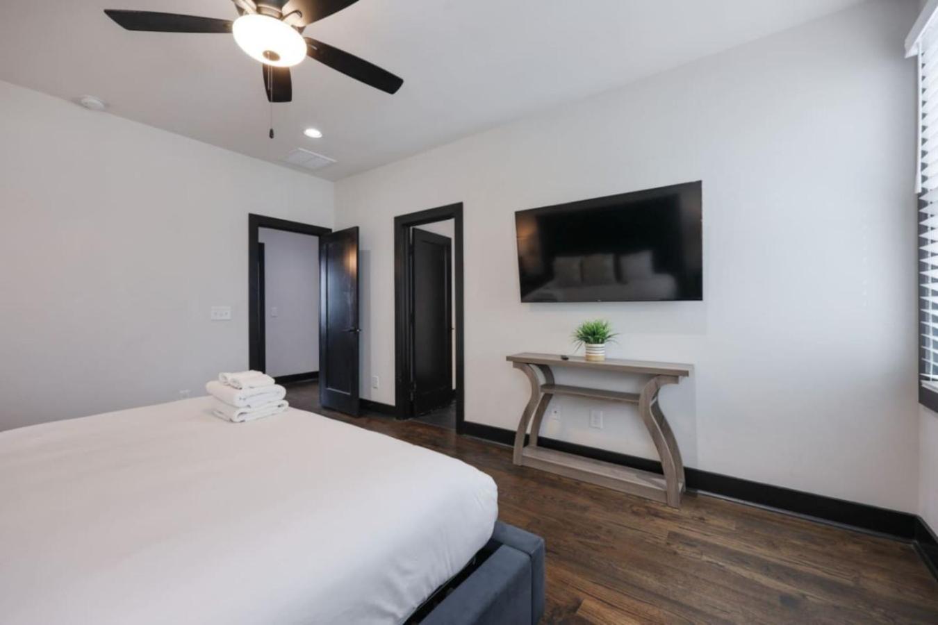 Urban Elegance Rooftop Lounge With Hot Tub