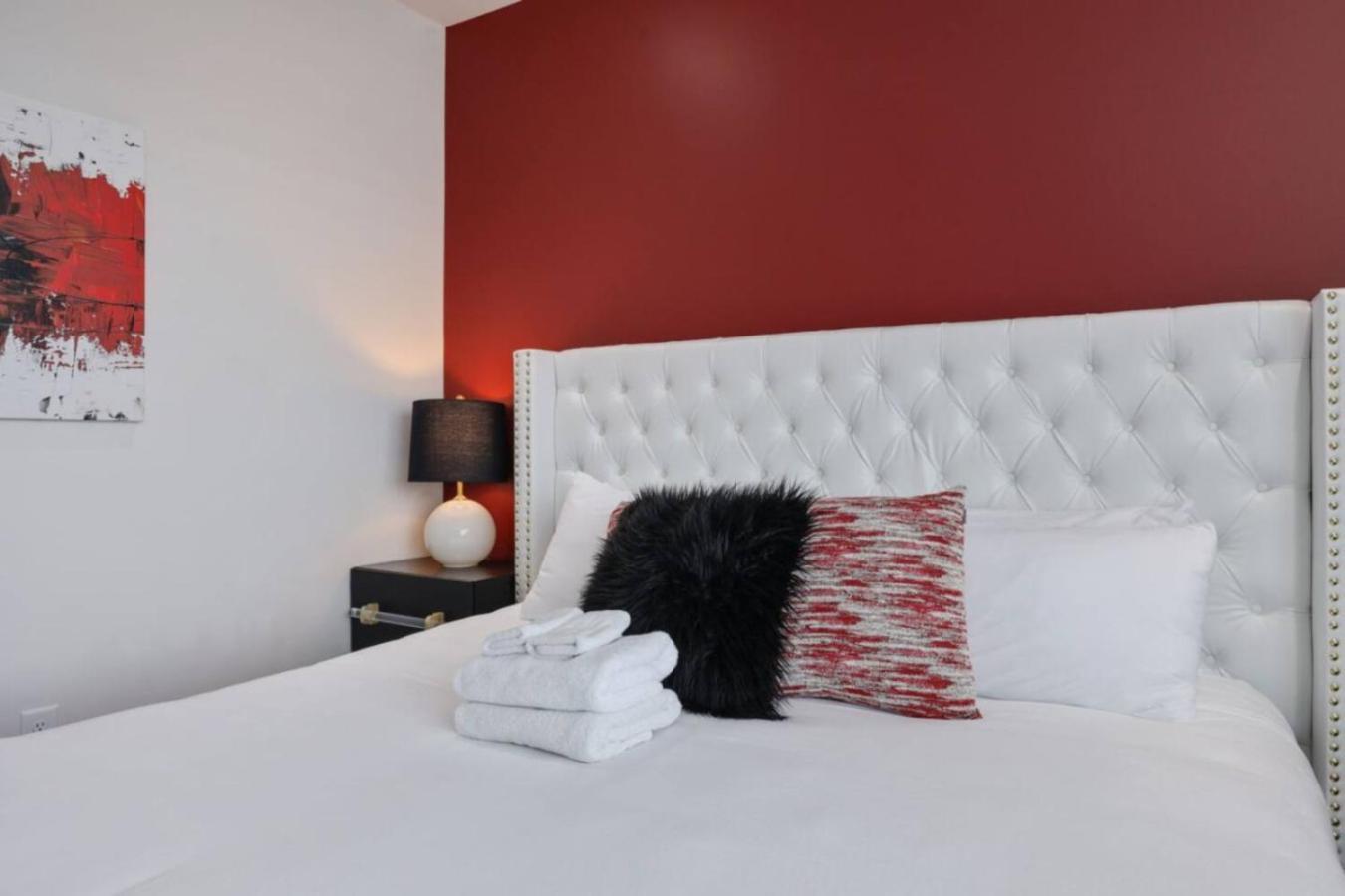 Urban Elegance Rooftop Lounge With Hot Tub * Nashville