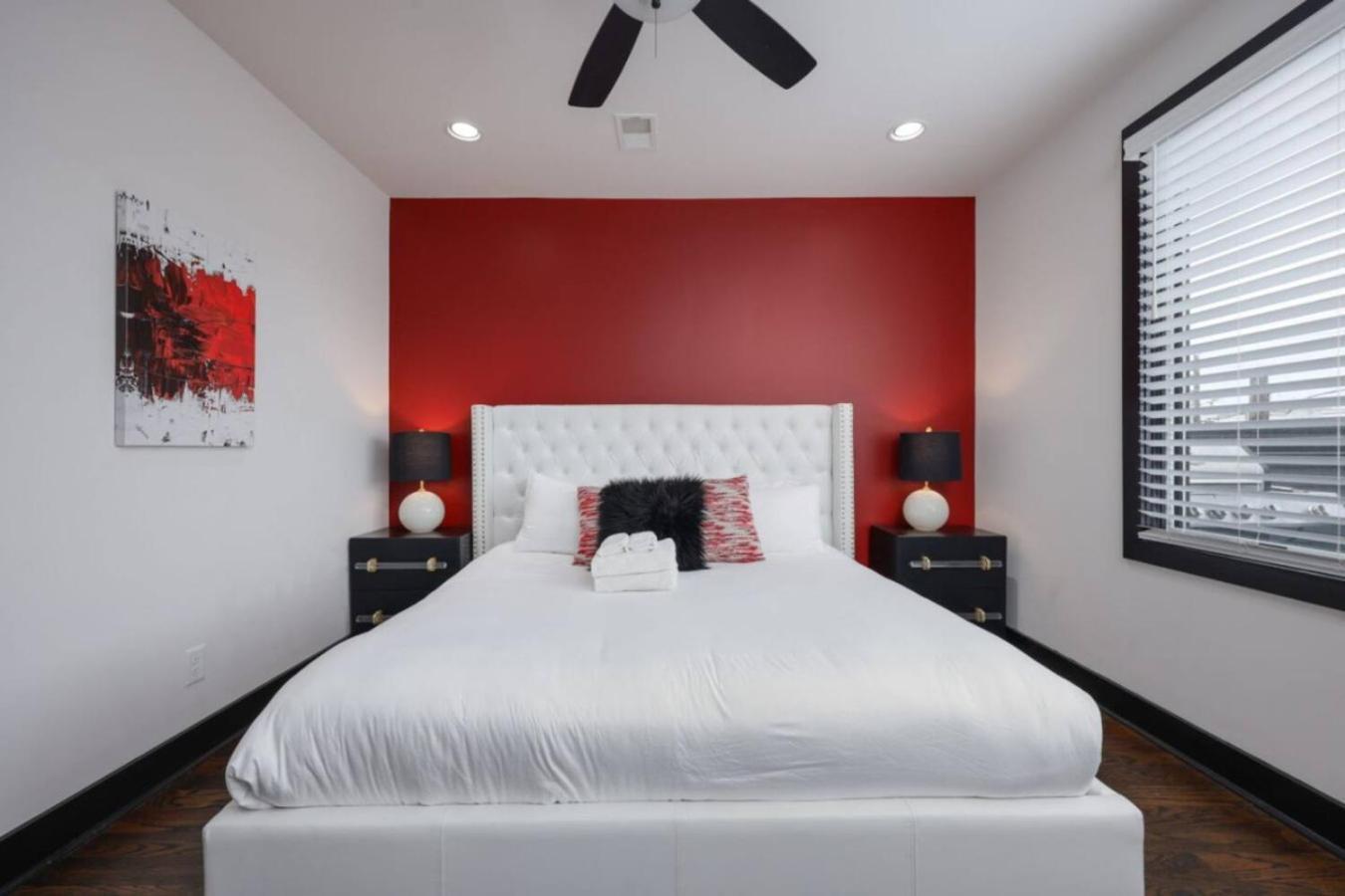 Holiday home Urban Elegance Rooftop Lounge With Hot Tub *