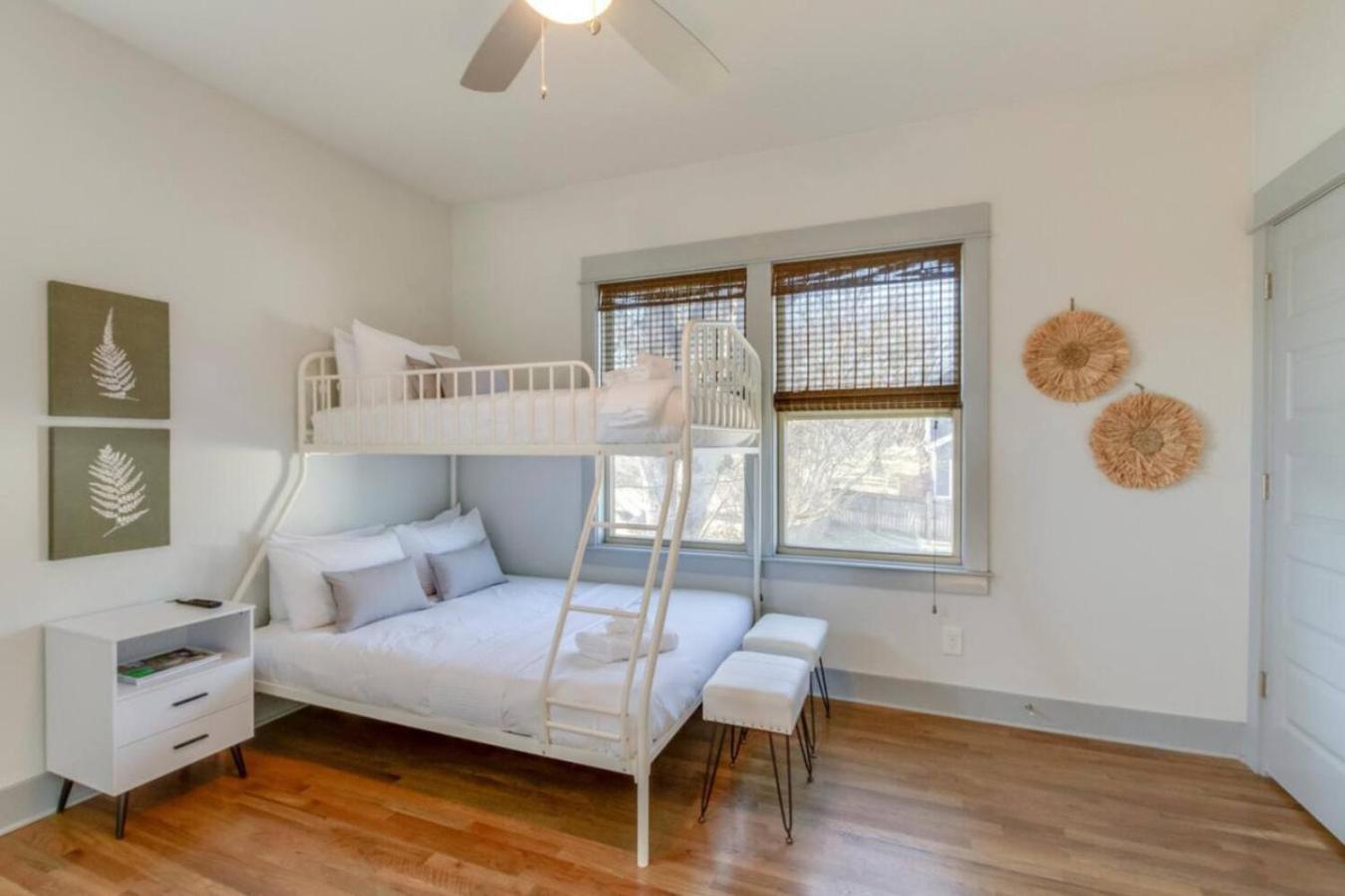 Cleveland Park Charmer- Full Kitchen- Private Yard