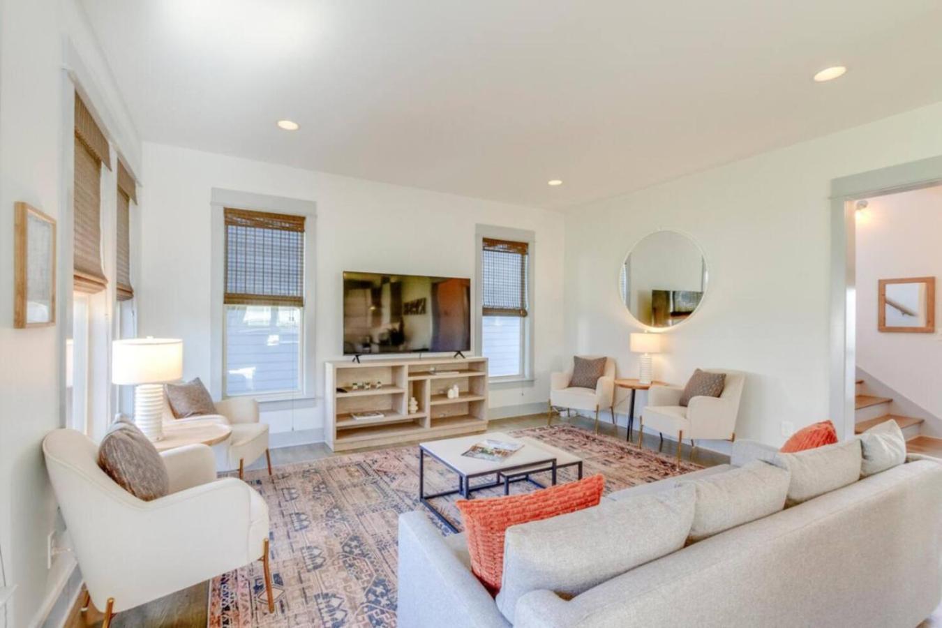 Cleveland Park Charmer- Full Kitchen- Private Yard Holiday home