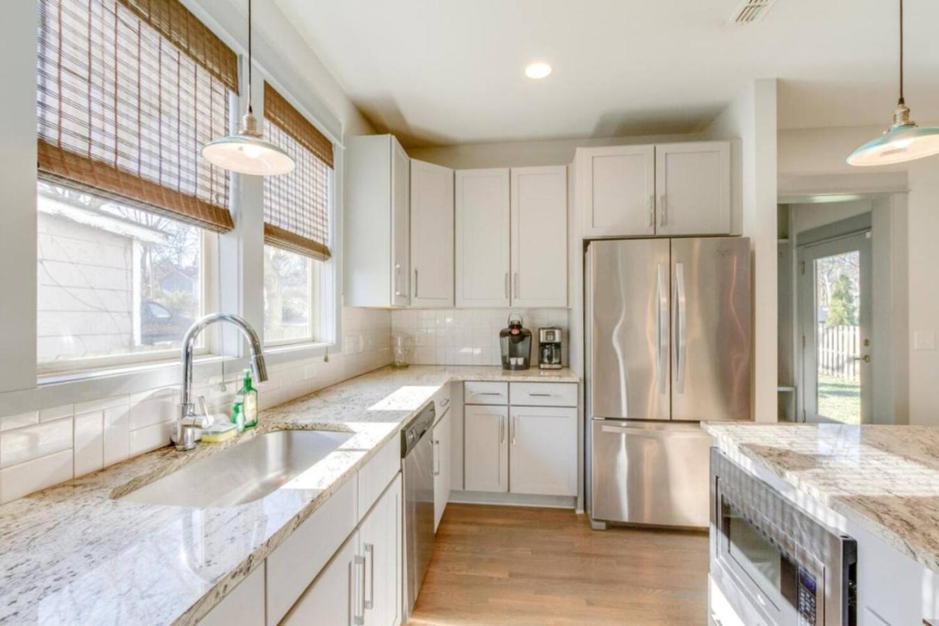 Cleveland Park Charmer- Full Kitchen- Private Yard Holiday home *