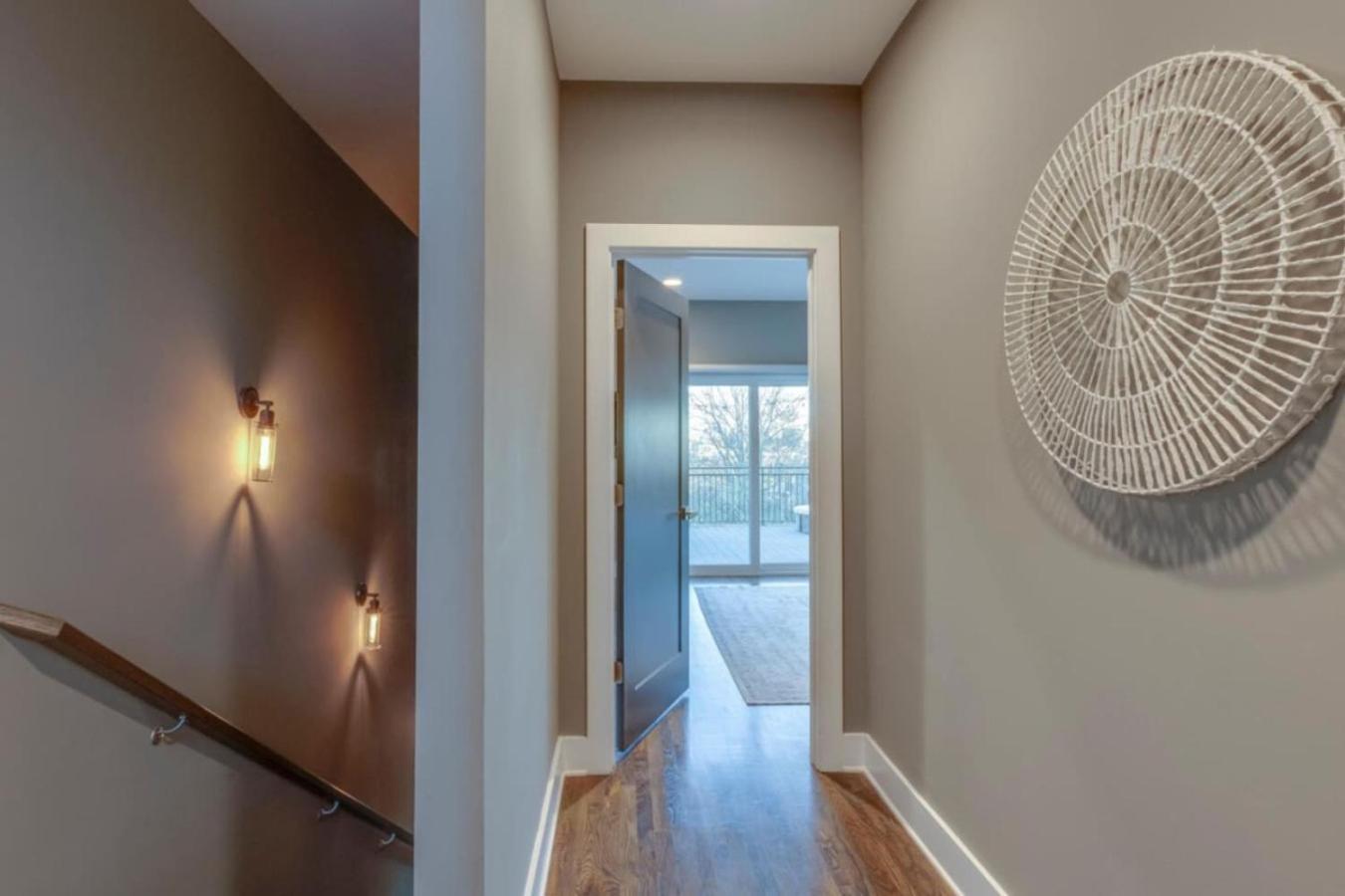 Spacious And Modern 2 Rooftops Stage Games And