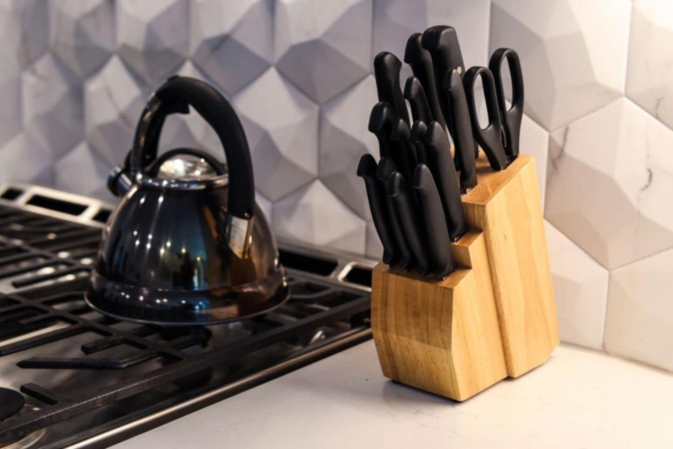 Rhythmic Retreat Rooftop Lounge 4 Bedroom 4.5 Bath Holiday home