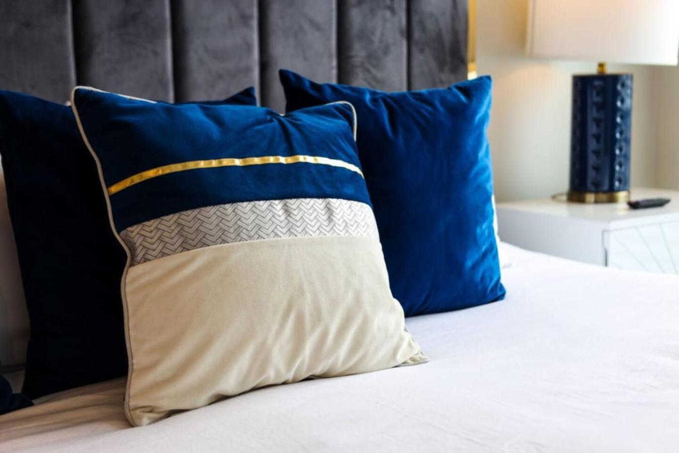 Rhythmic Retreat Rooftop Lounge 4 Bedroom 4.5 Bath Nashville