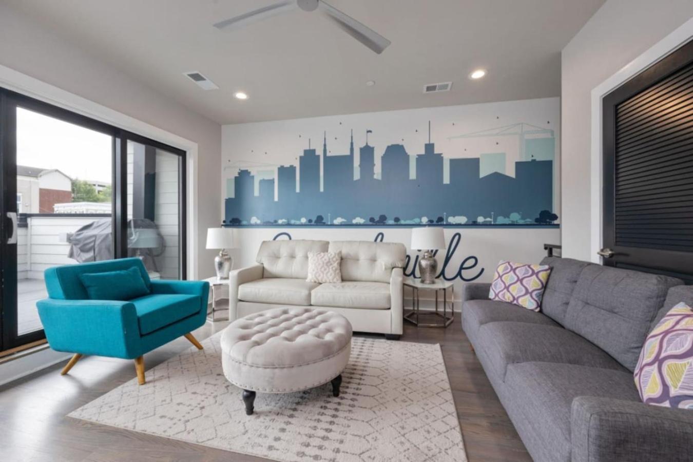 Rhythmic Retreat Rooftop Lounge 4 Bedroom 4.5 Bath * Nashville