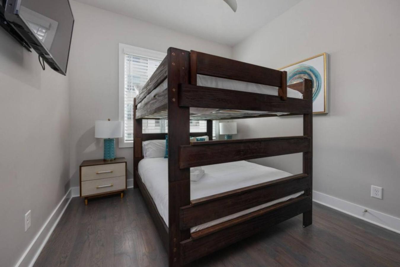 Rhythmic Retreat Rooftop Lounge 4 Bedroom 4.5 Bath Holiday home Nashville