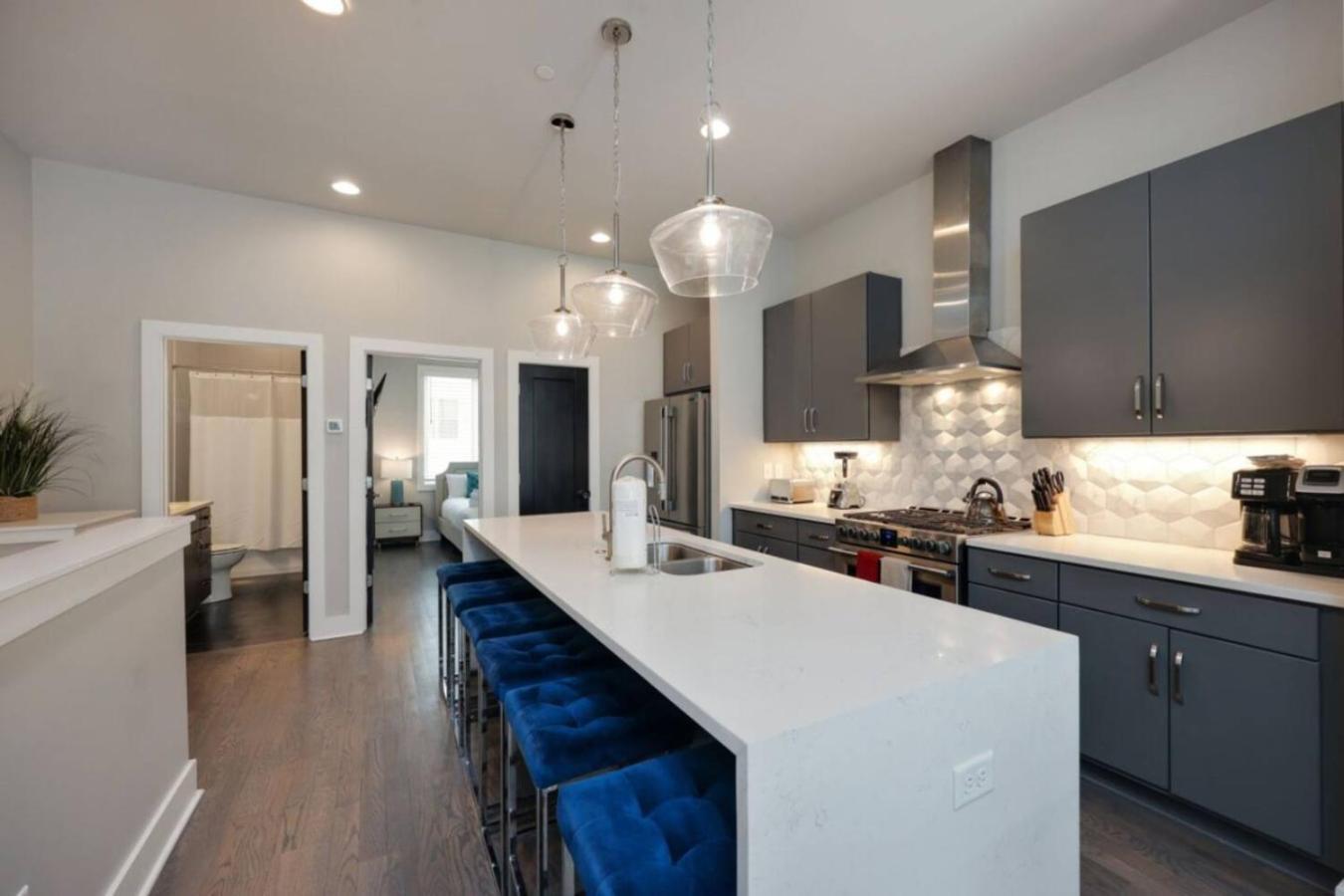 Rhythmic Retreat Rooftop Lounge 4 Bedroom 4.5 Bath Nashville