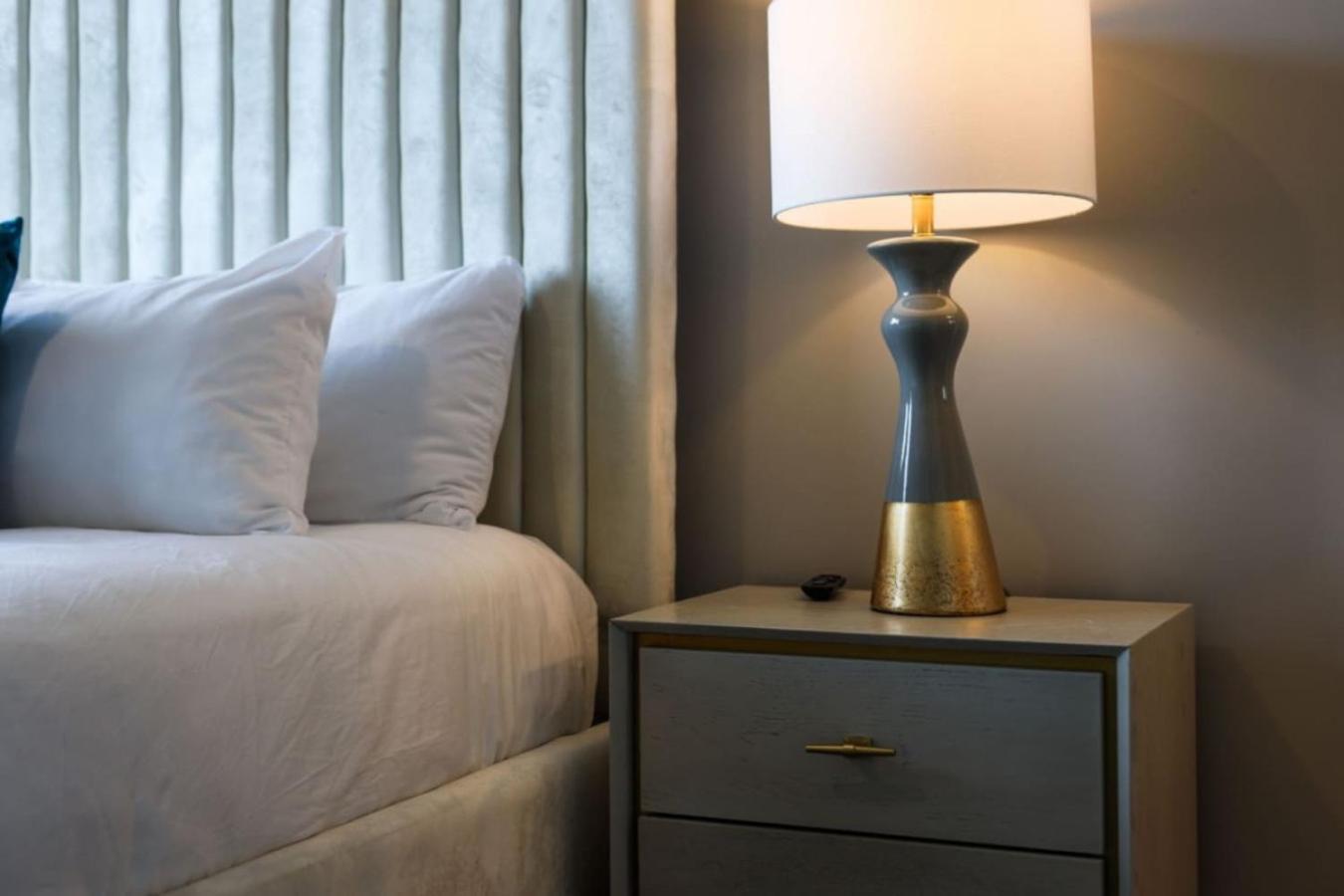 Rhythmic Retreat Rooftop Lounge 4 Bedroom 4.5 Bath Holiday home Nashville