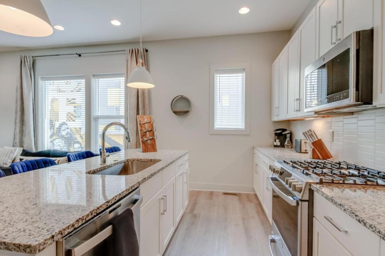 Holiday home Harmony Of Dual Townhomes With 14 Beds