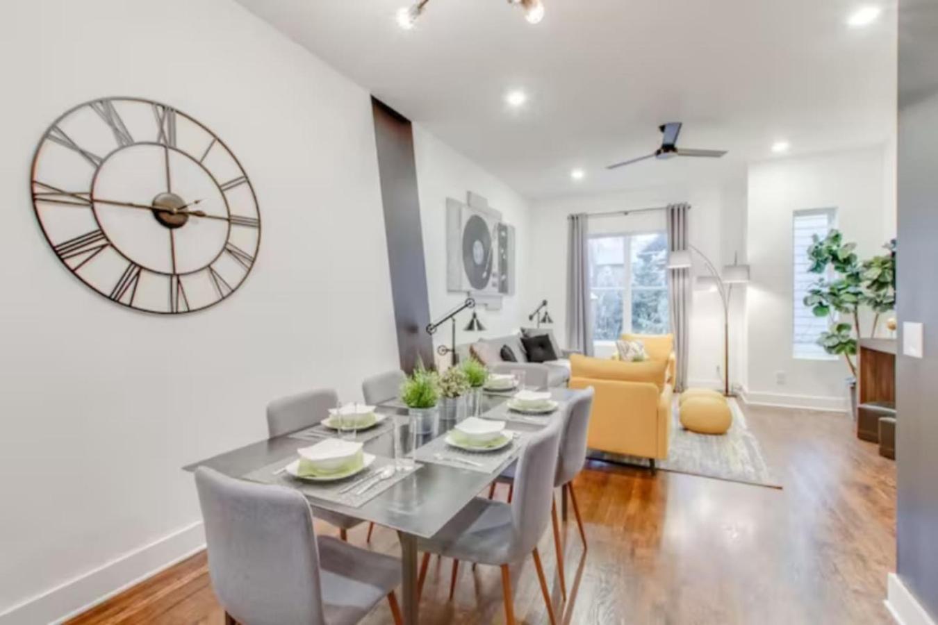 Holiday home Two Townhomes Rooftop Patios Hillsboro Village Nashville