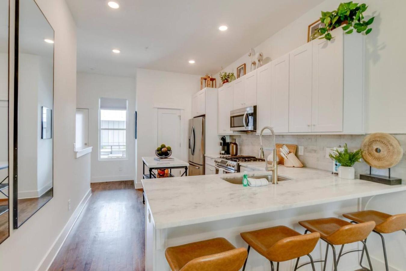 Two Townhomes Rooftop Patios Hillsboro Village * Nashville