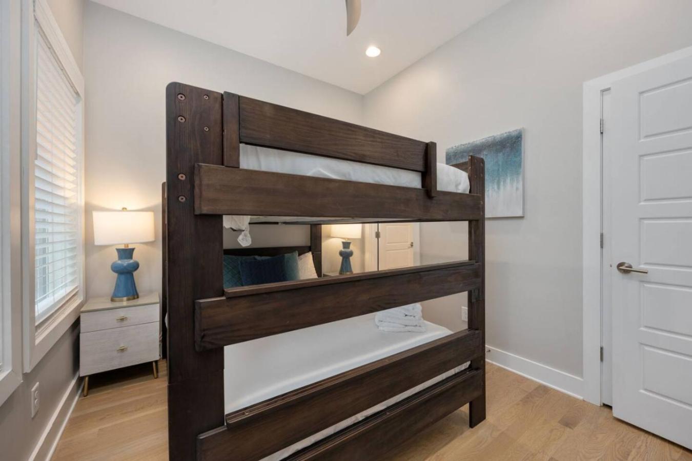 Holiday home Two Townhomes Rooftop Lounges With Skyline Views *