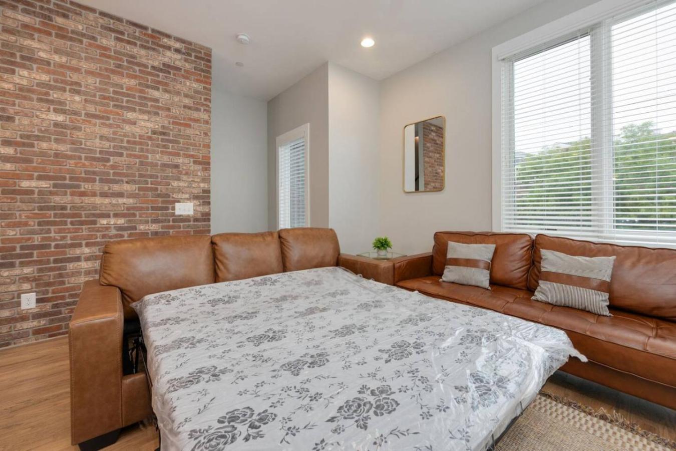 Two Townhomes Rooftop Lounges With Skyline Views Holiday home *