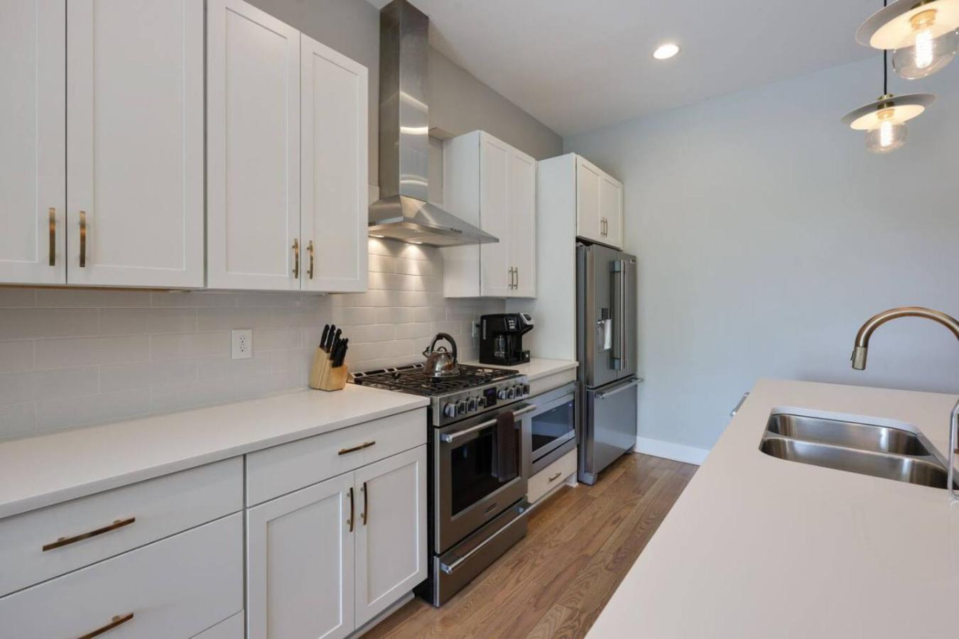 Two Townhomes Rooftop Lounges With Skyline Views * Nashville