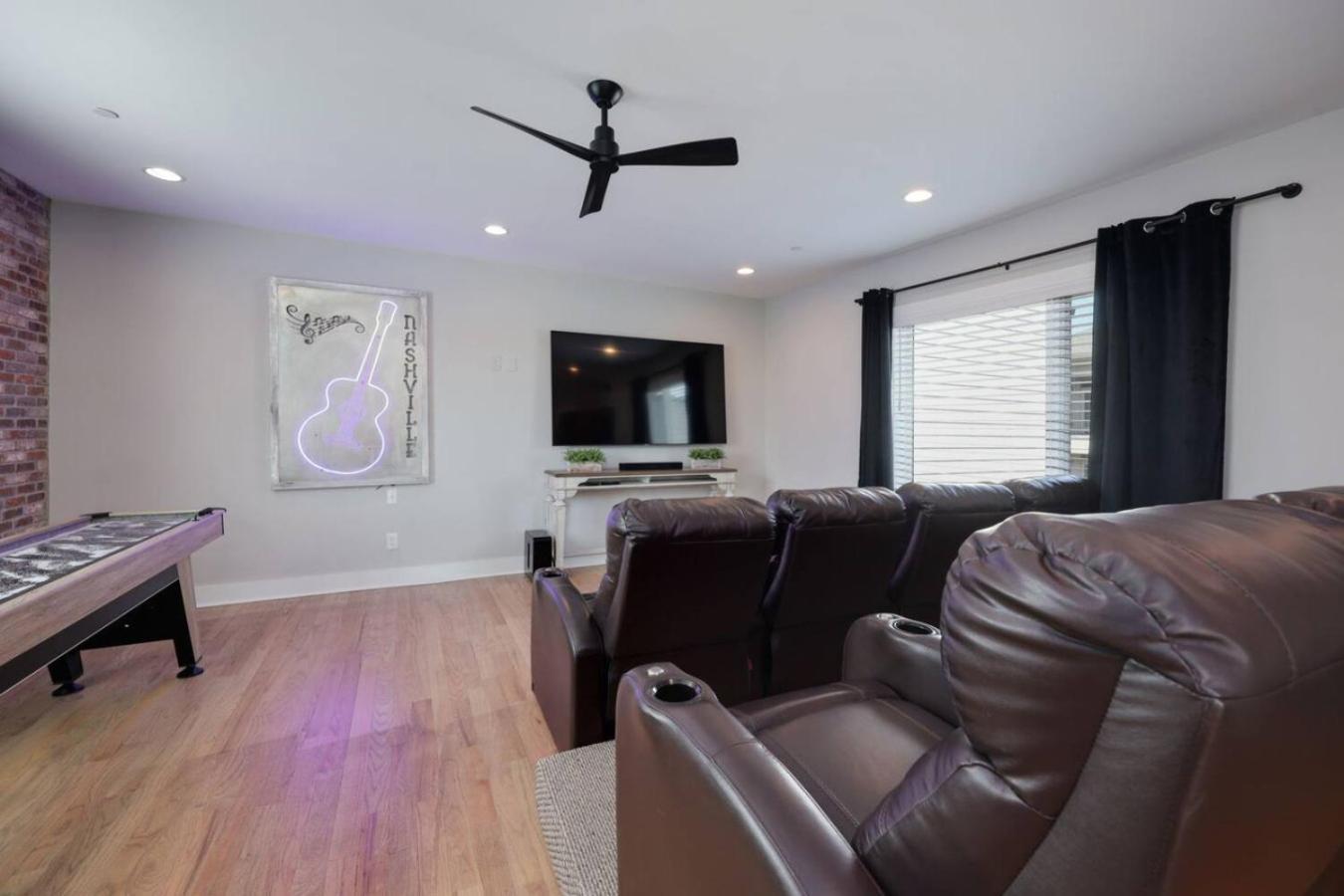Holiday home Two Townhomes Rooftop Lounges With Skyline Views Nashville